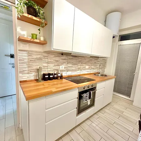 Apartment Zar 5 *