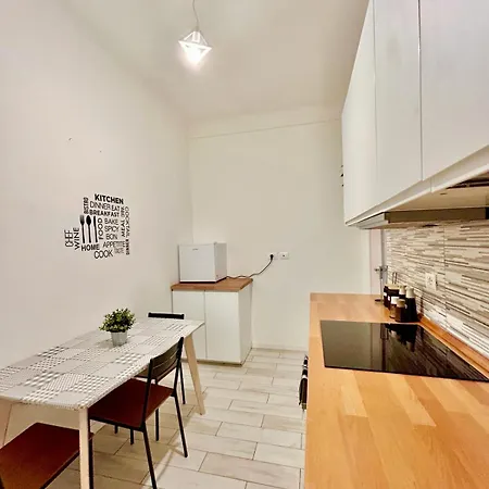 Zar 5 * Trieste